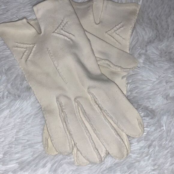 Vintage MCM White Textured Gloves Size Small - Picture 1 of 10